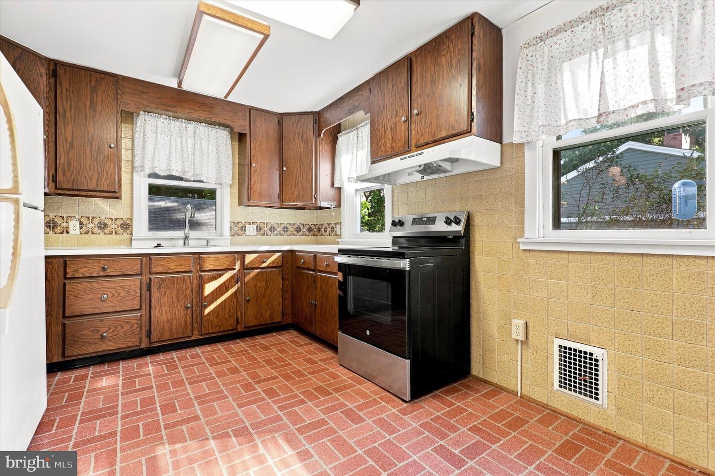 535 Valley Park Rd Property Photo 9