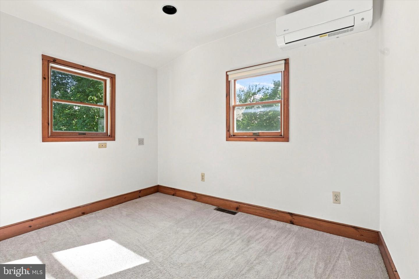 535 Valley Park Rd Property Photo 15