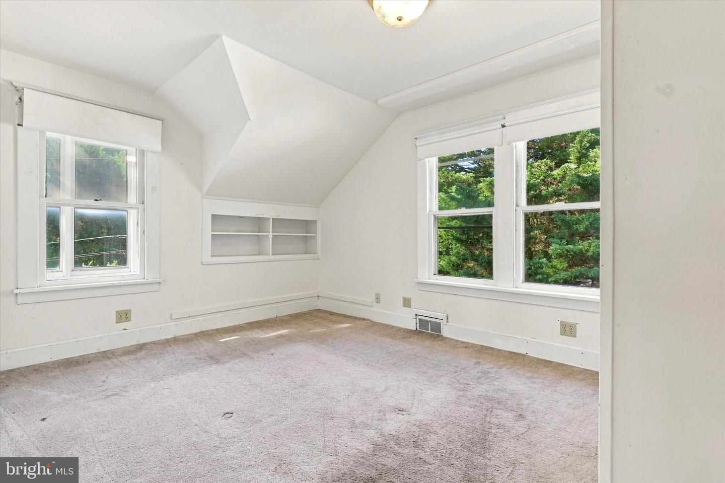 535 Valley Park Rd Property Photo 16