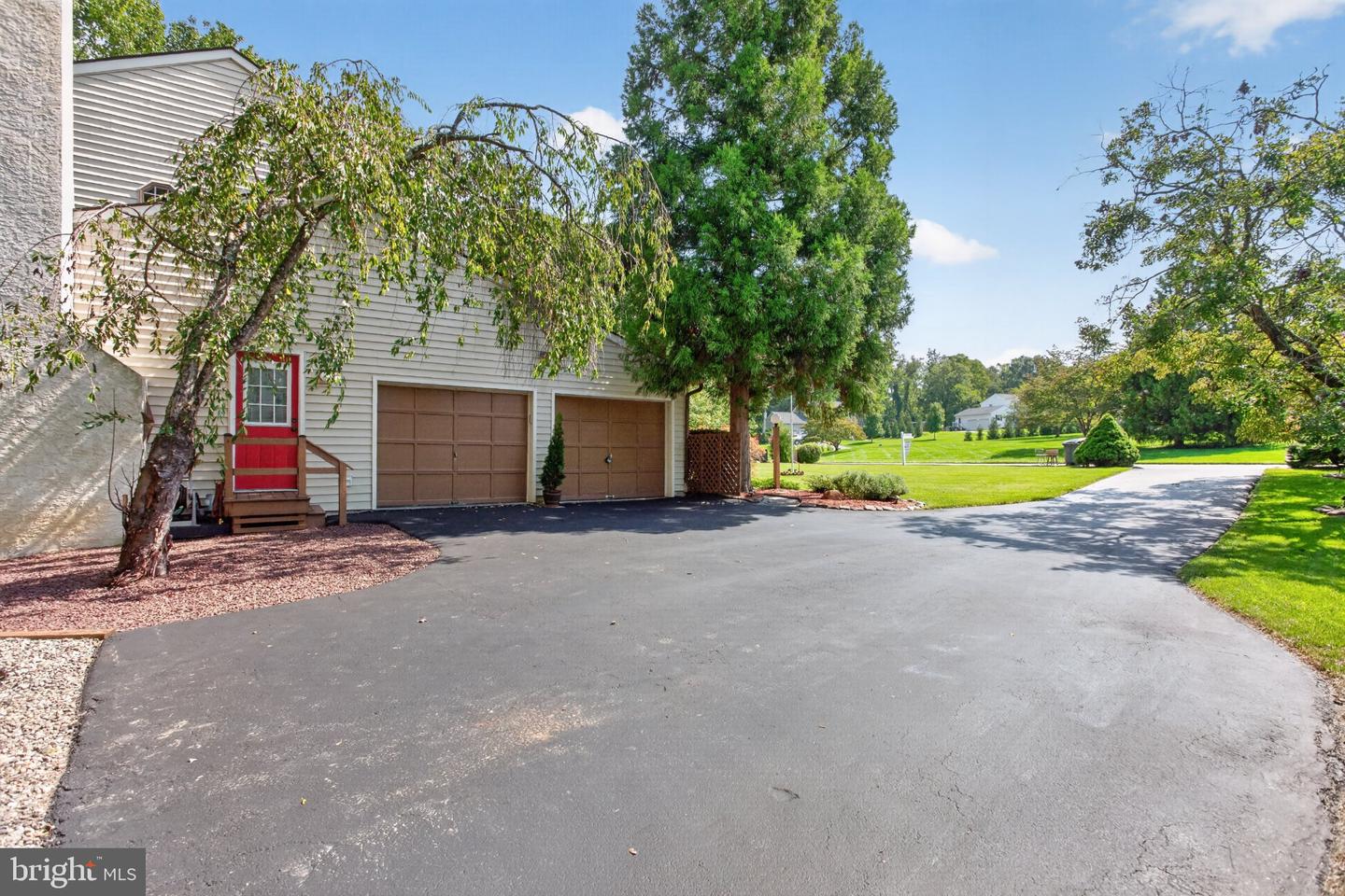 4 Seabury Property Photo 8