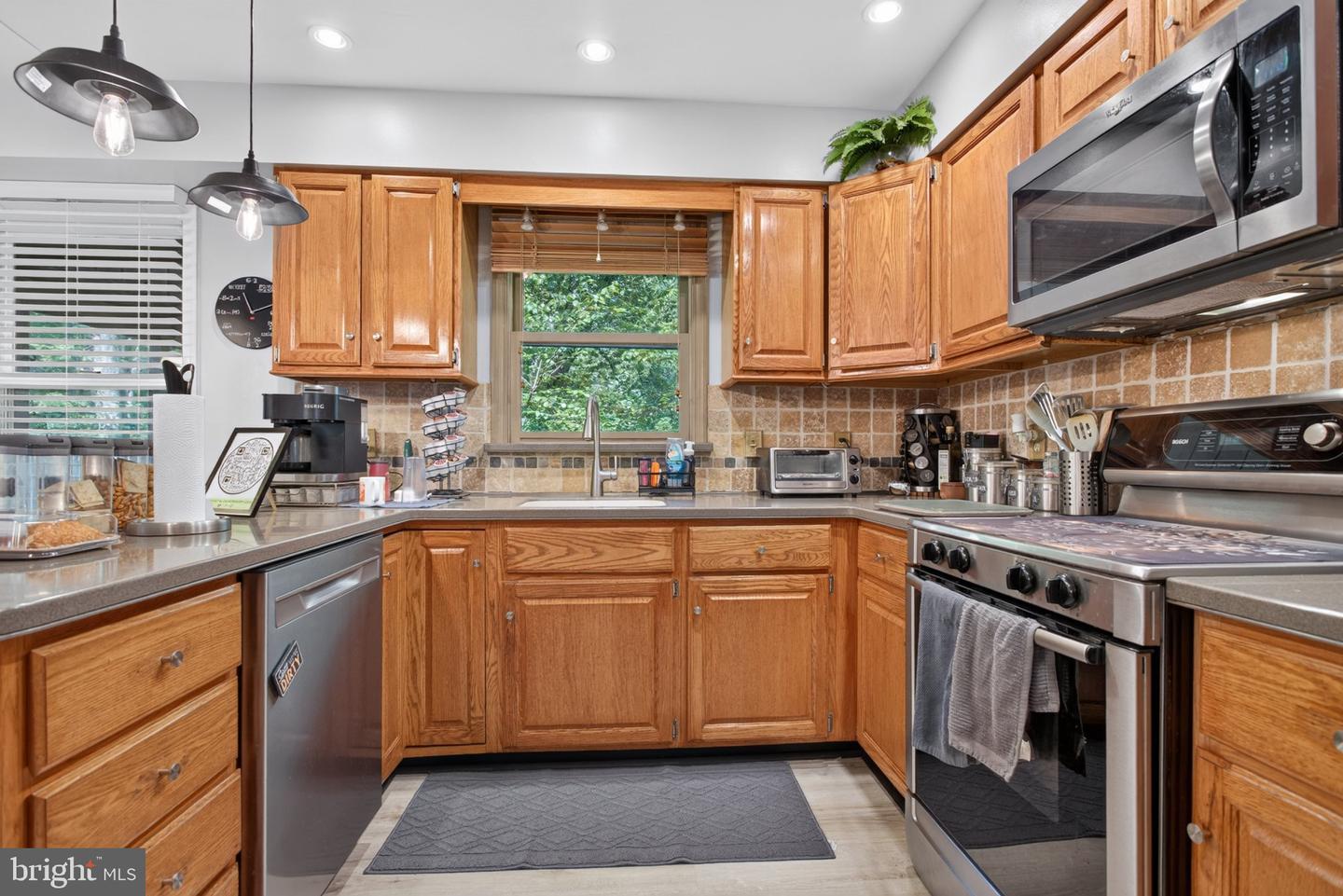 4 Seabury Property Photo 18