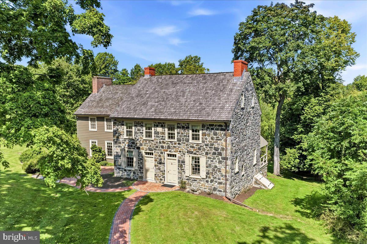 1001 HICKORY HILL RD