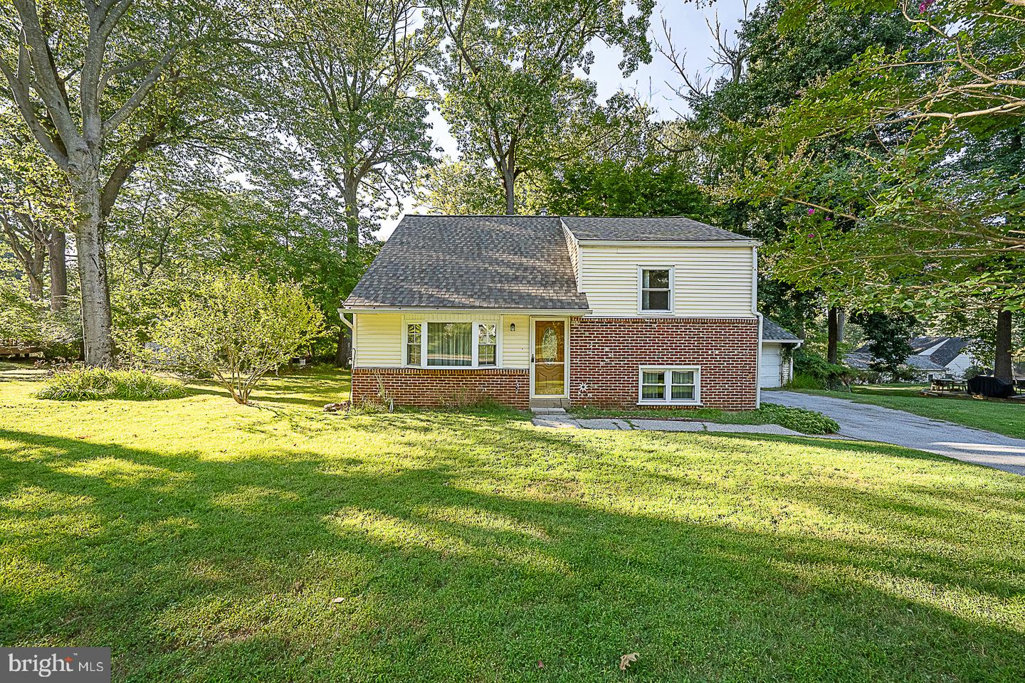 1 Sunset Dr Property Photo 3