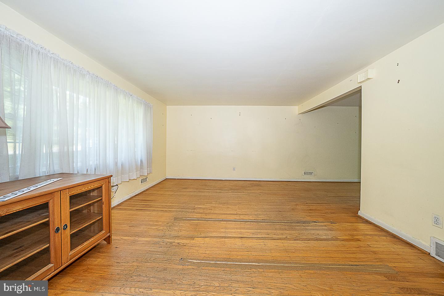 1 Sunset Dr Property Photo 6
