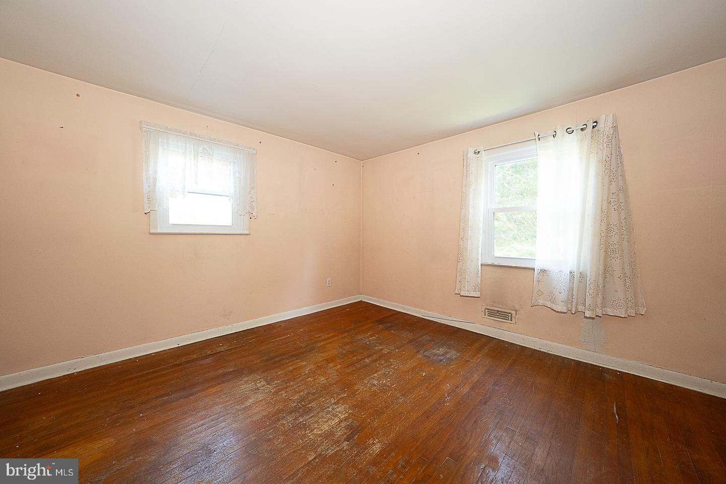 1 Sunset Dr Property Photo 13