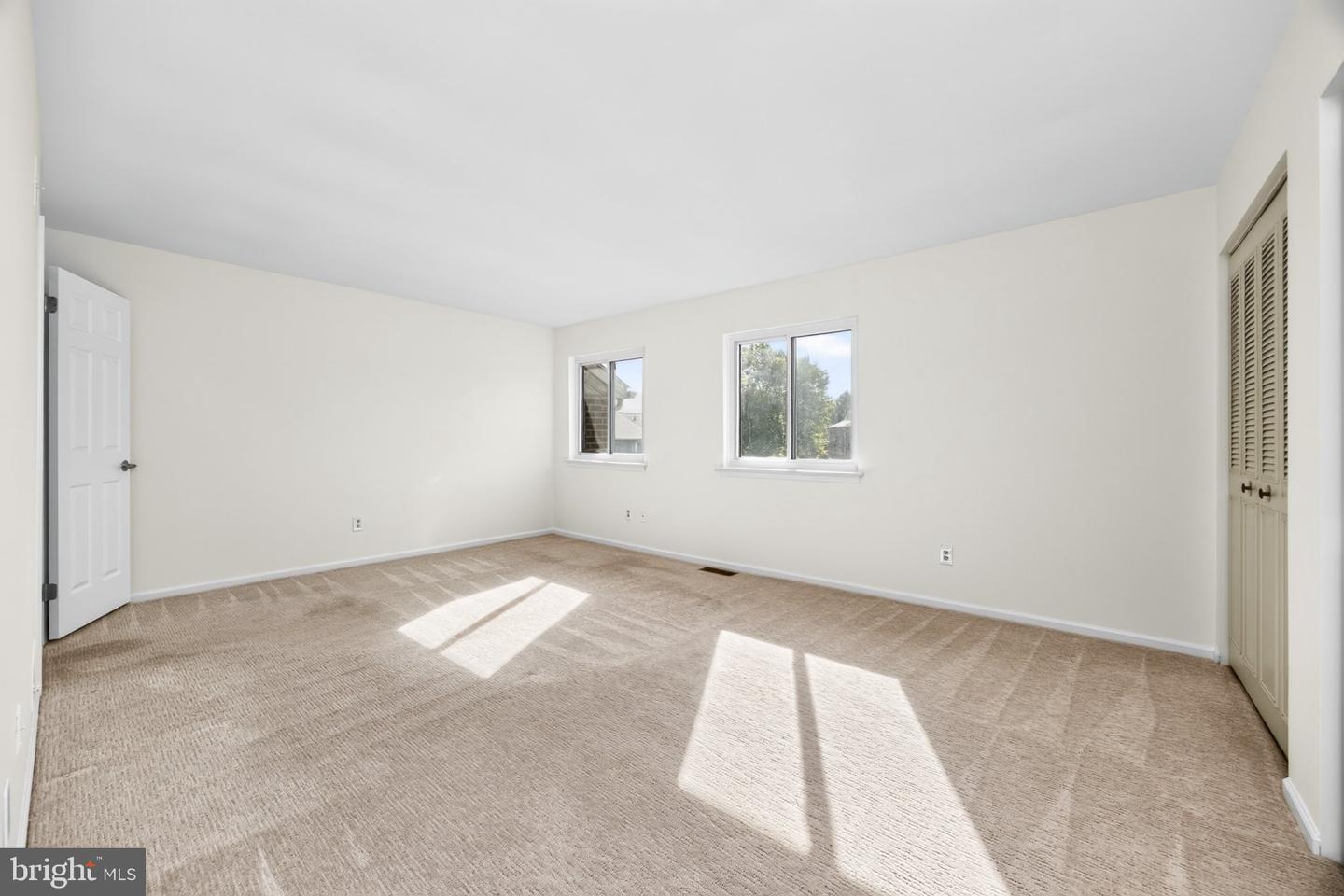 122 Pembroke Ct Property Photo 13