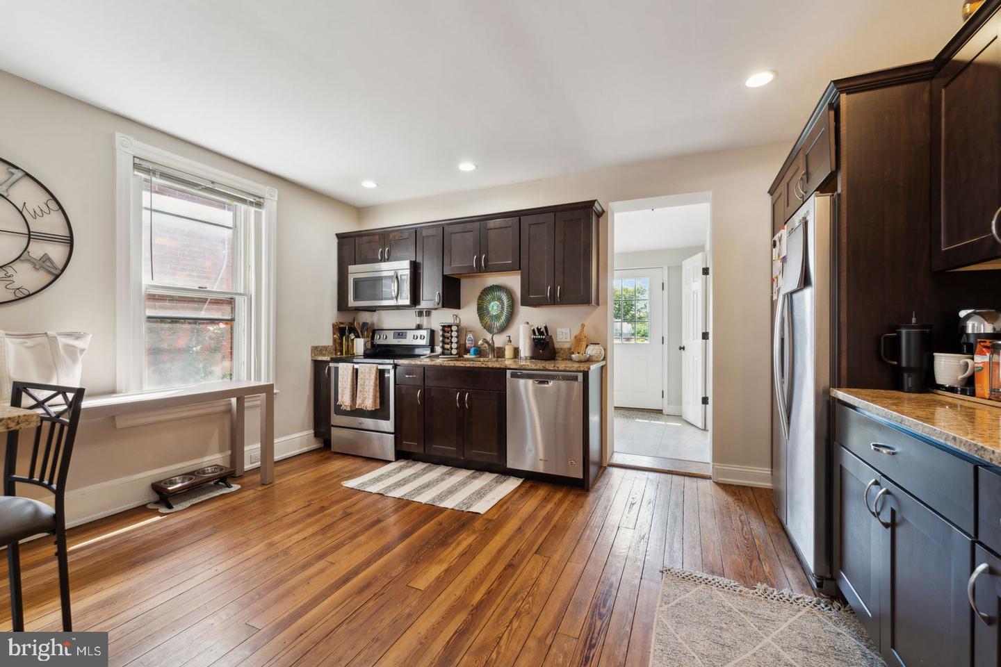 222 N New St Property Photo 11