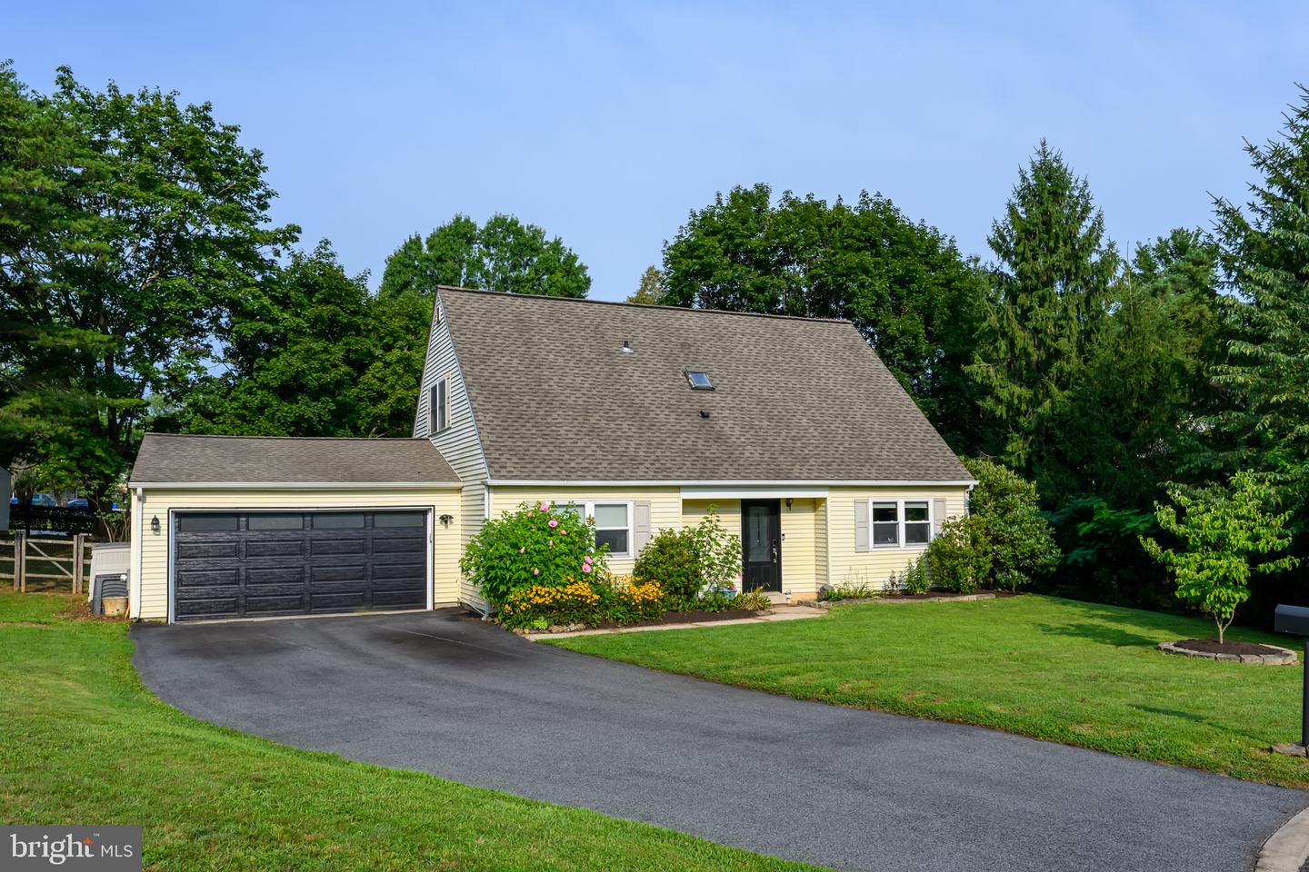 1411 Merion Terrace Property Photo 2