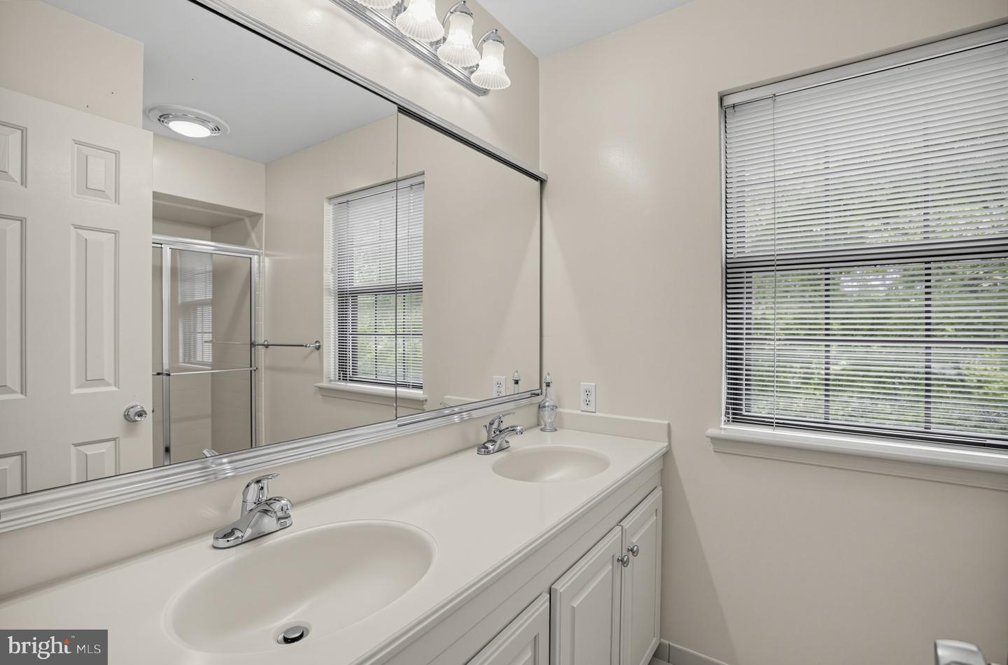 1703 Weatherstone Dr Property Photo 24