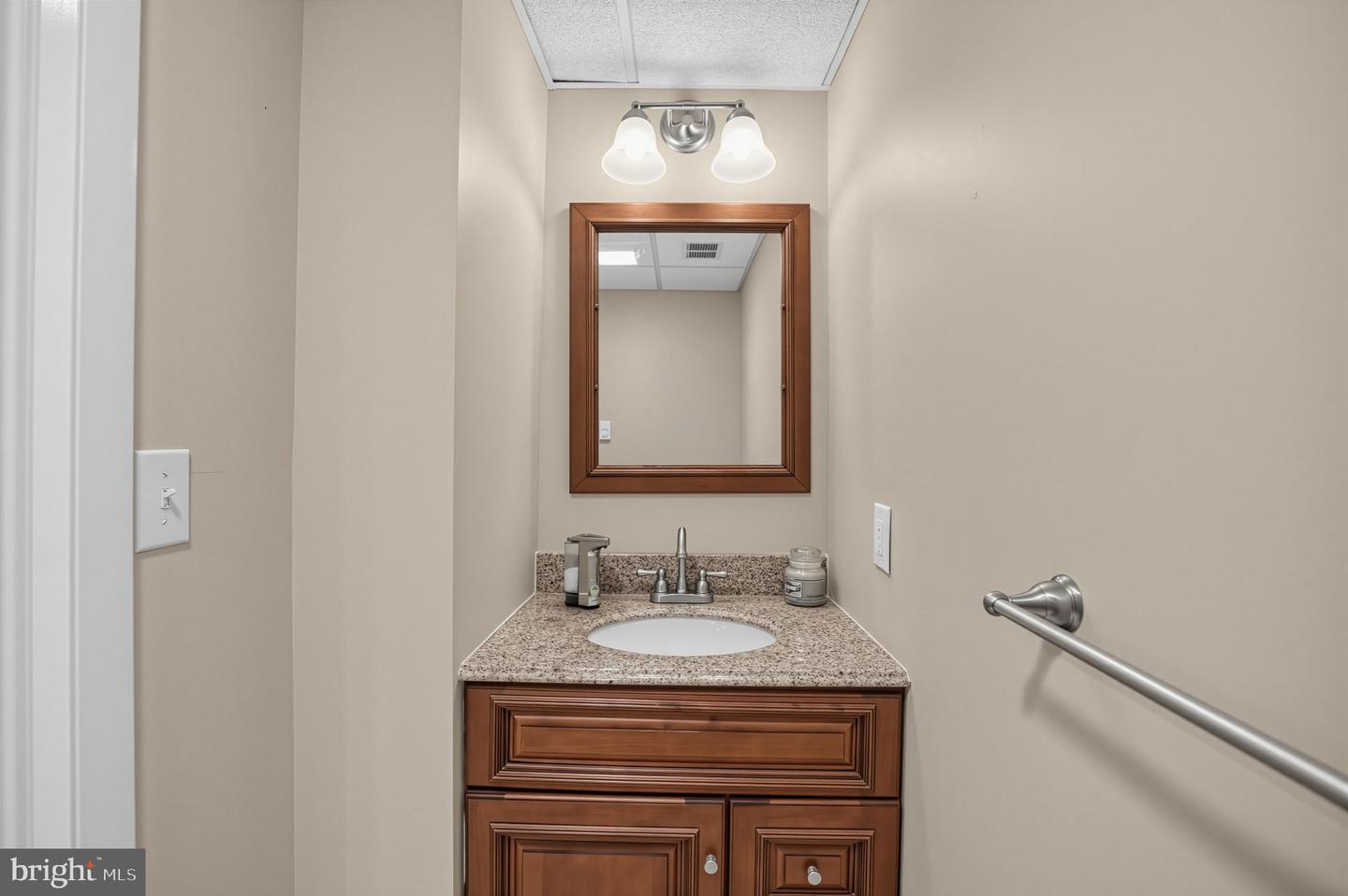 1703 Weatherstone Dr Property Photo 43