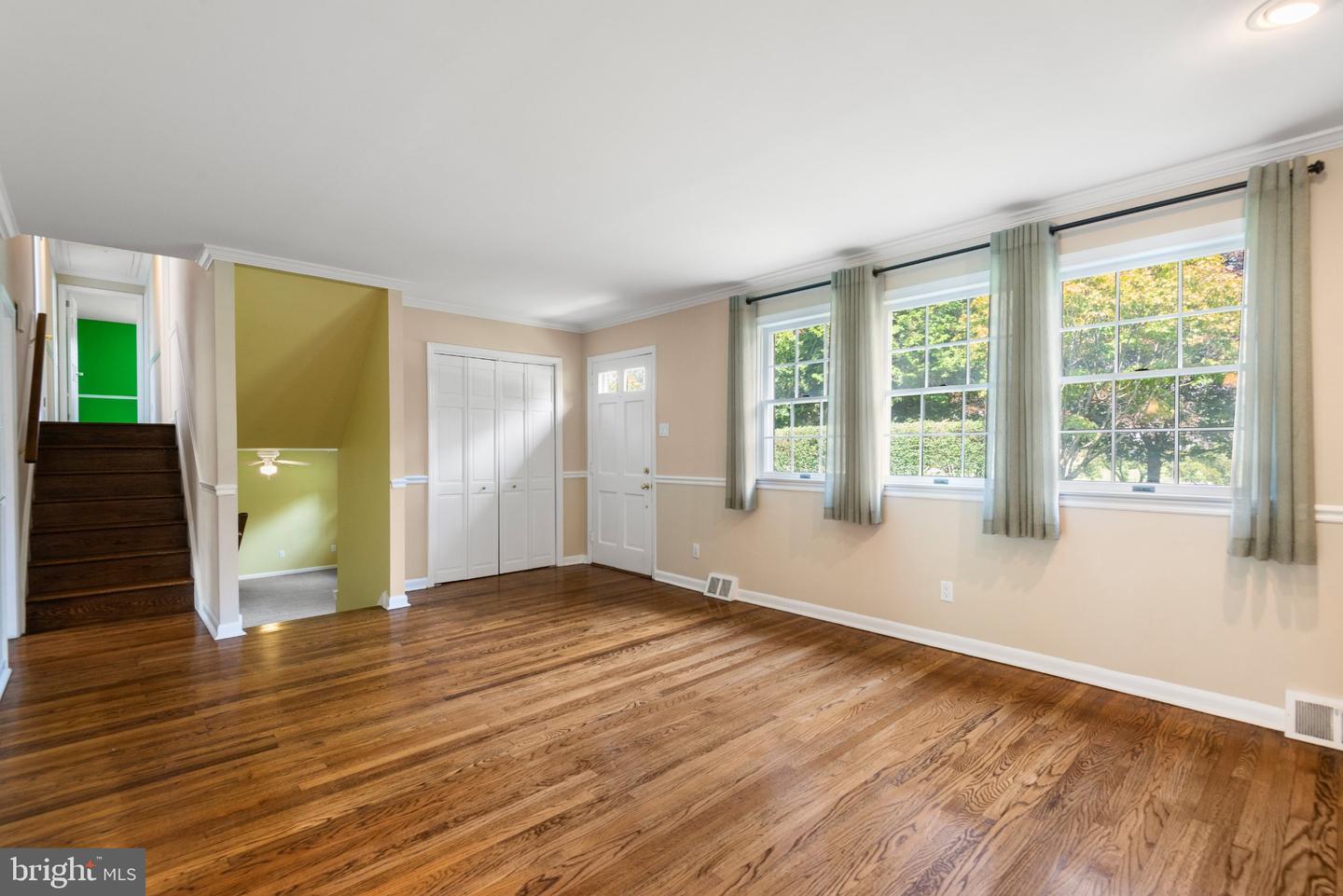 1560 Greenlawn Rd Property Photo 3