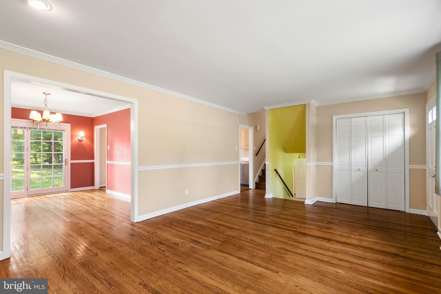 1560 Greenlawn Rd Property Photo 4