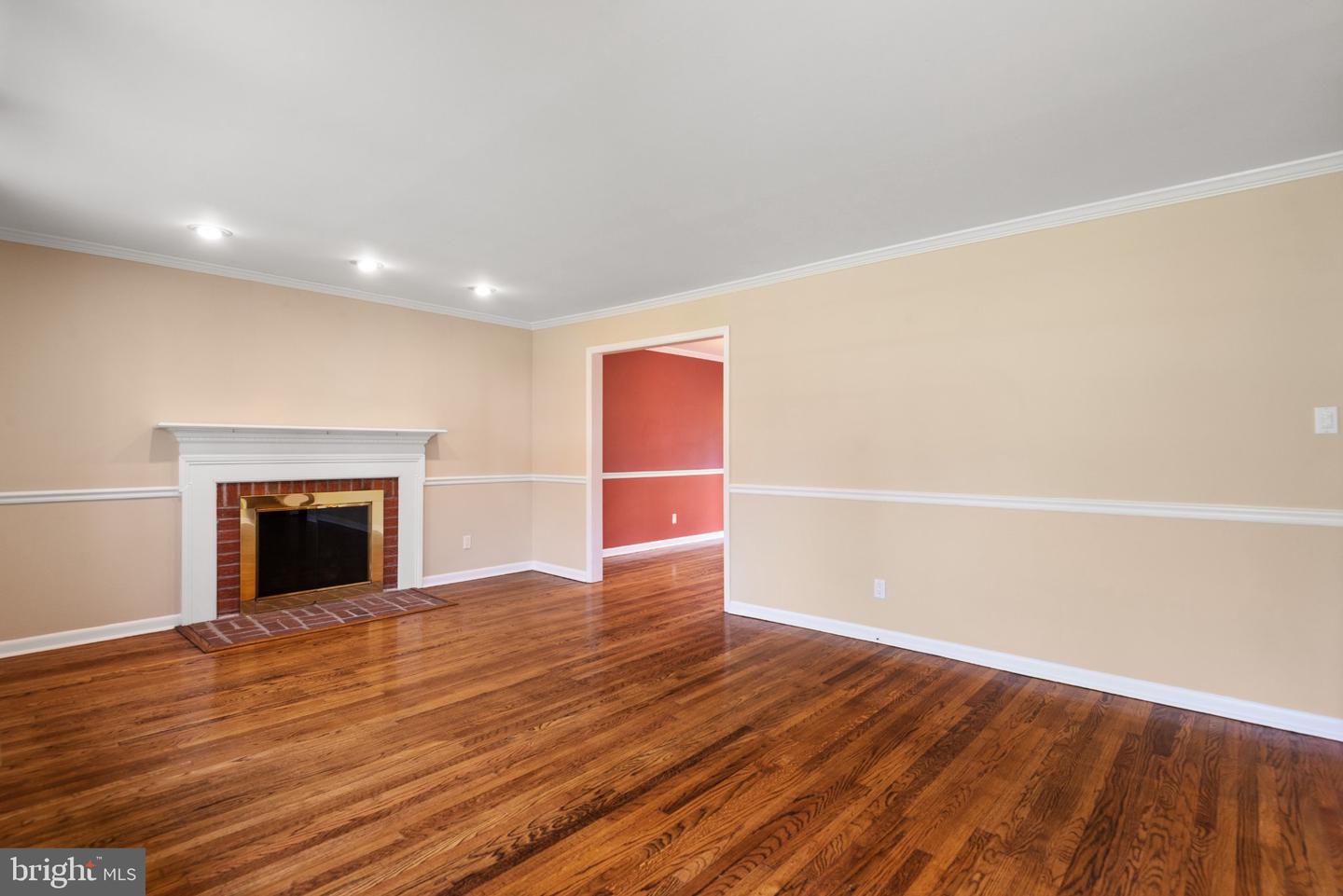 1560 Greenlawn Rd Property Photo 5