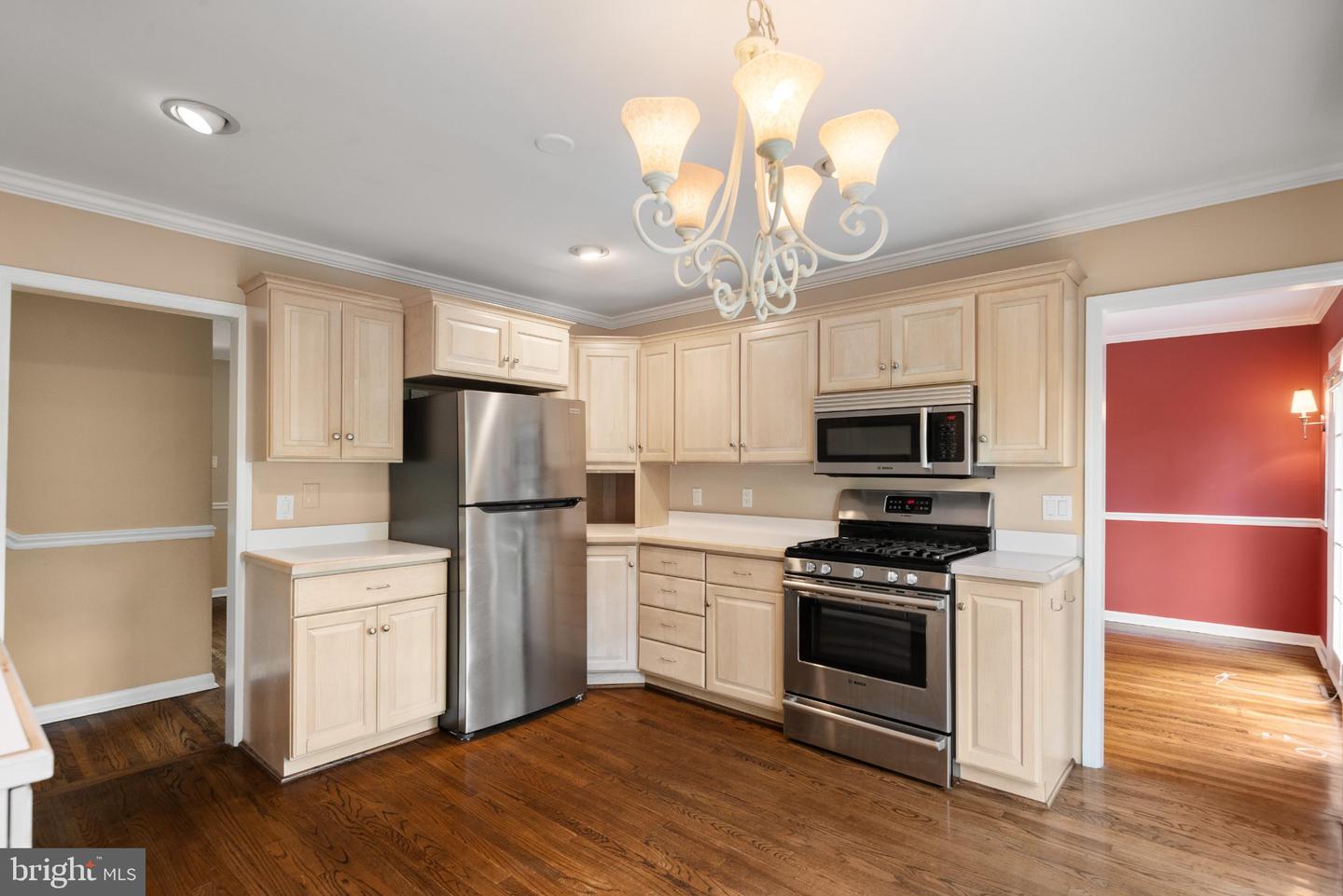 1560 Greenlawn Rd Property Photo 8