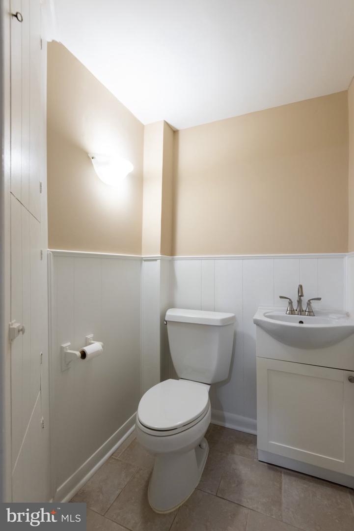 1560 Greenlawn Rd Property Photo 15