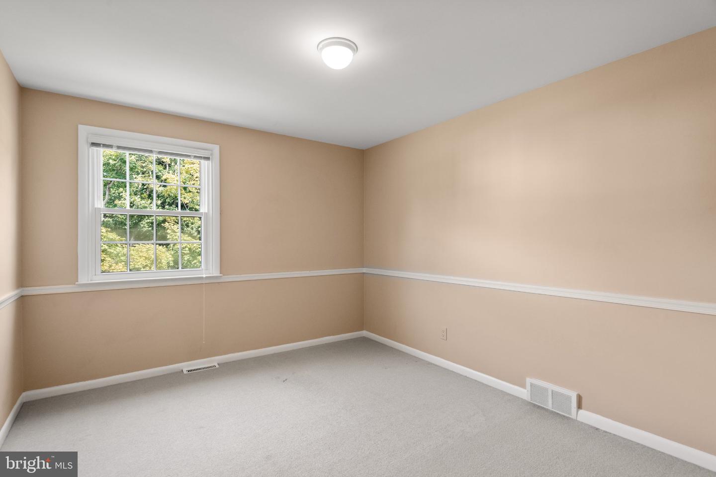 1560 Greenlawn Rd Property Photo 23