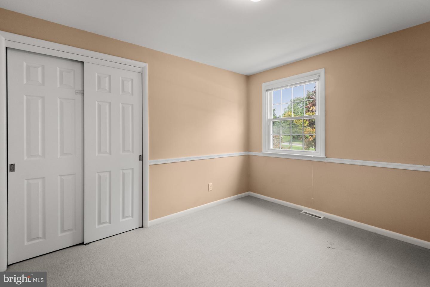1560 Greenlawn Rd Property Photo 24