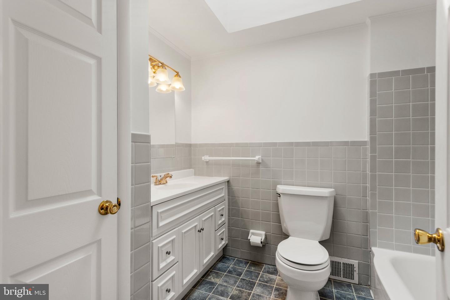 1560 Greenlawn Rd Property Photo 26
