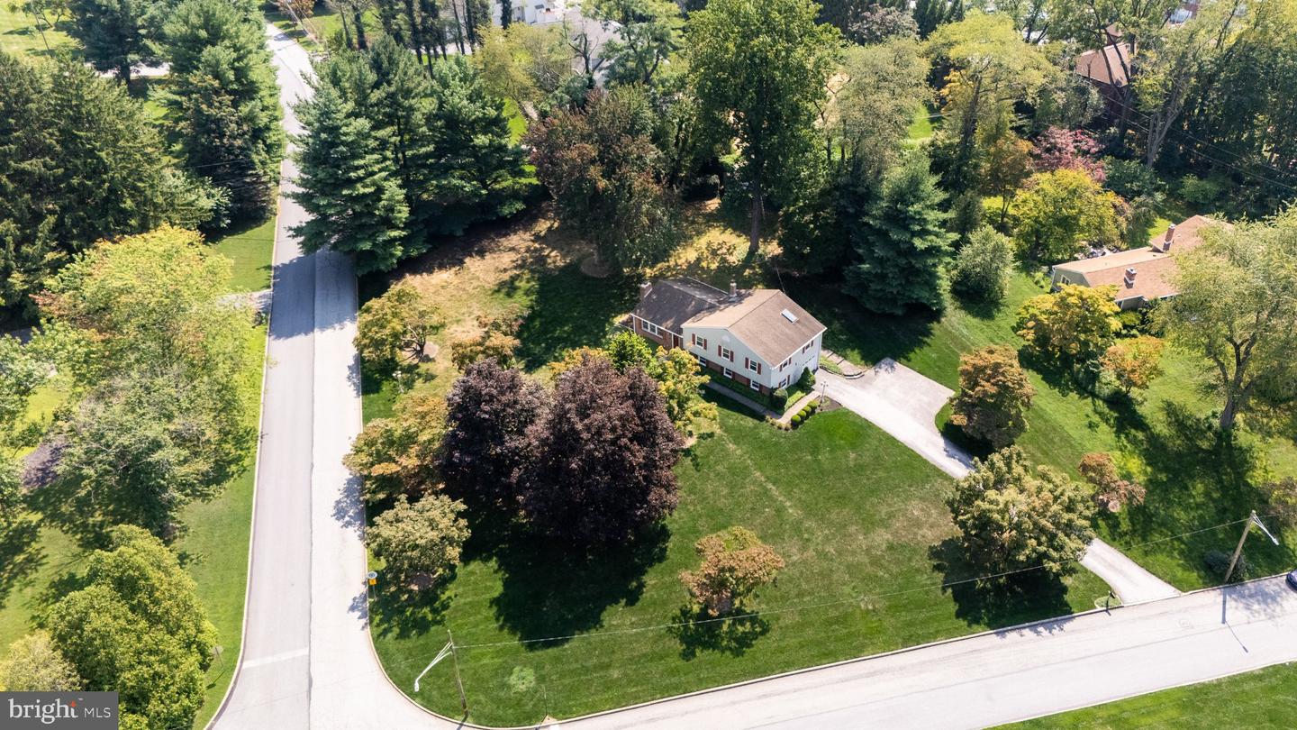 1560 Greenlawn Rd Property Photo 33