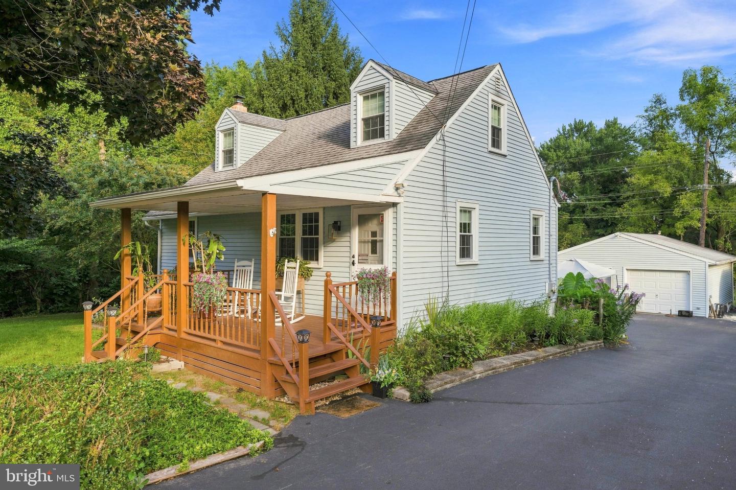 97 Village Way Rd Property Photo 1