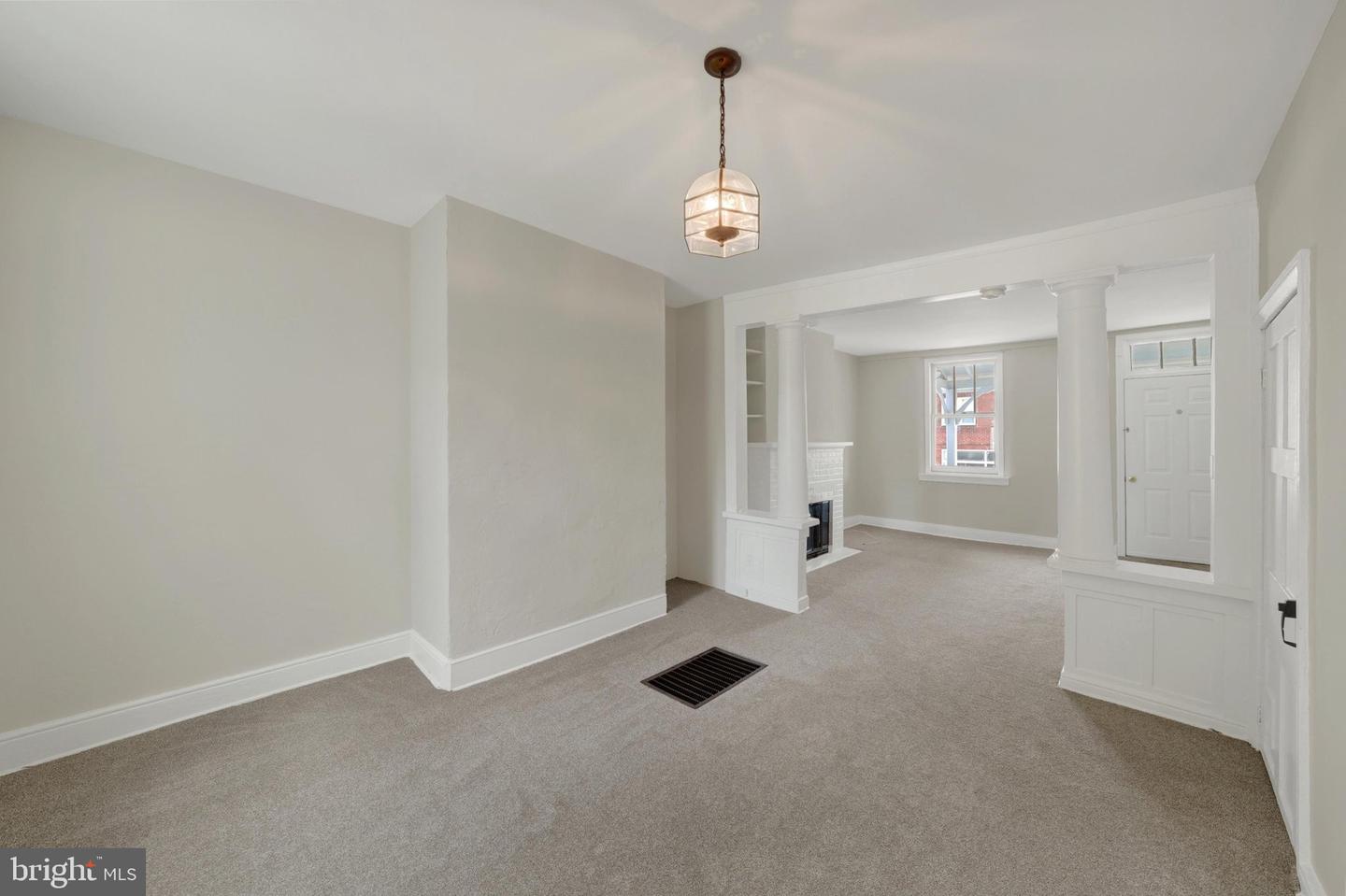 313 E State St Property Photo 11