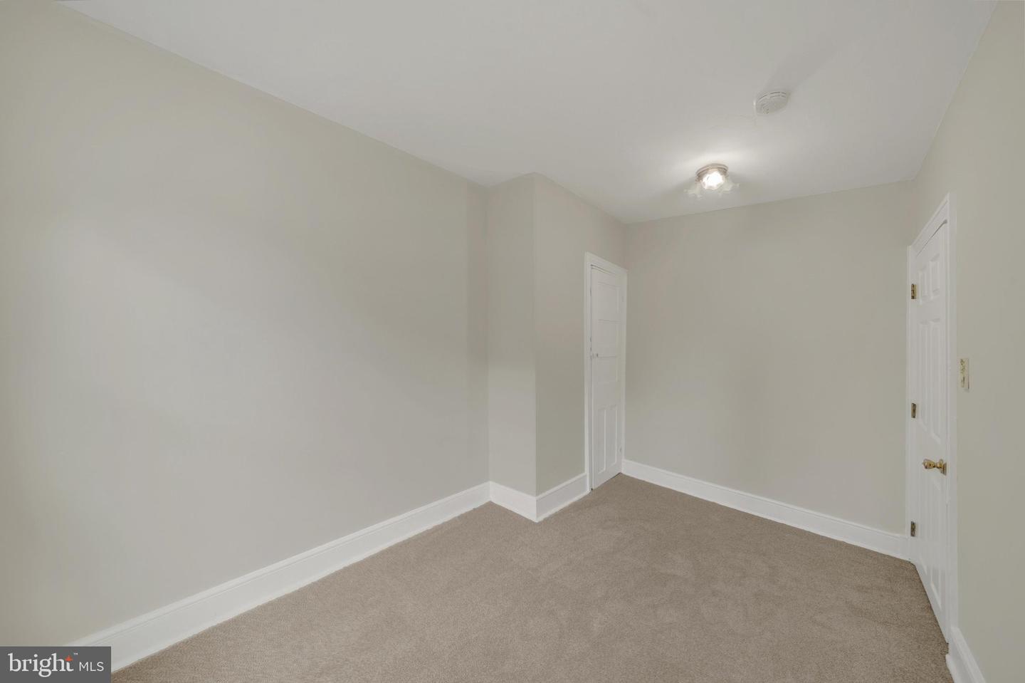 313 E State St Property Photo 21