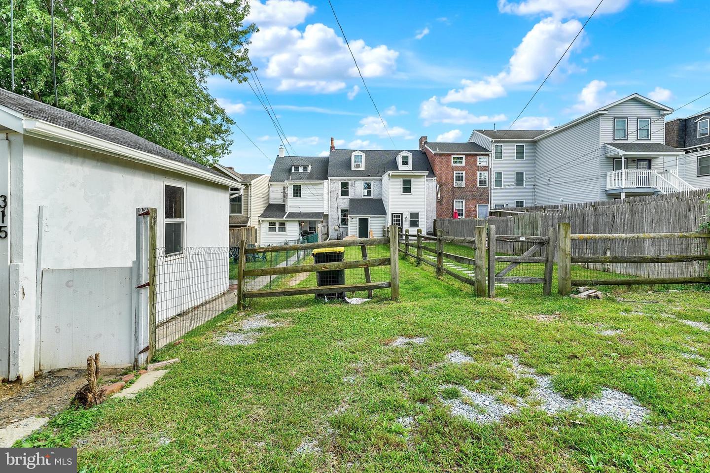 313 E State St Property Photo 29