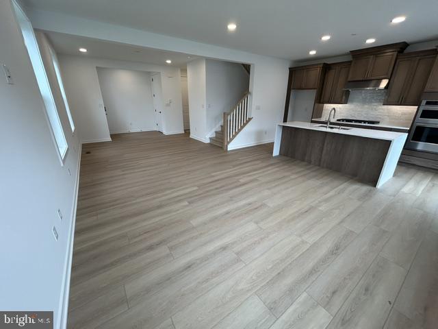 608 Kemlyn Rd Property Photo 10