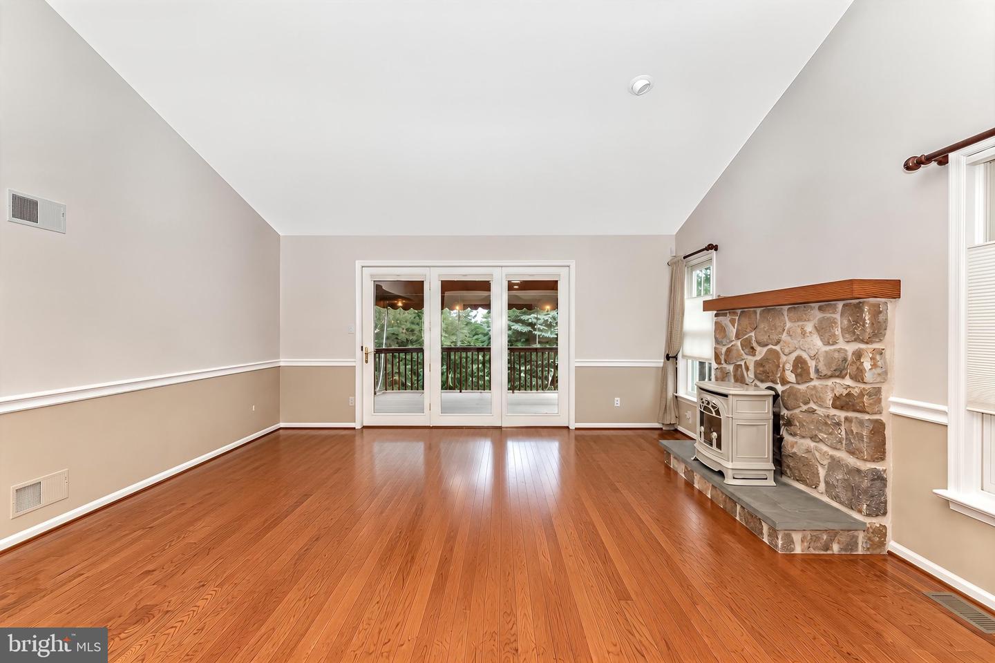 207 S Pine St Property Photo 10