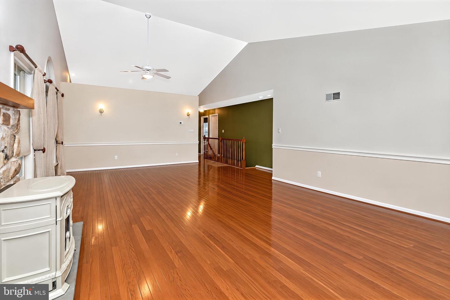 207 S Pine St Property Photo 12