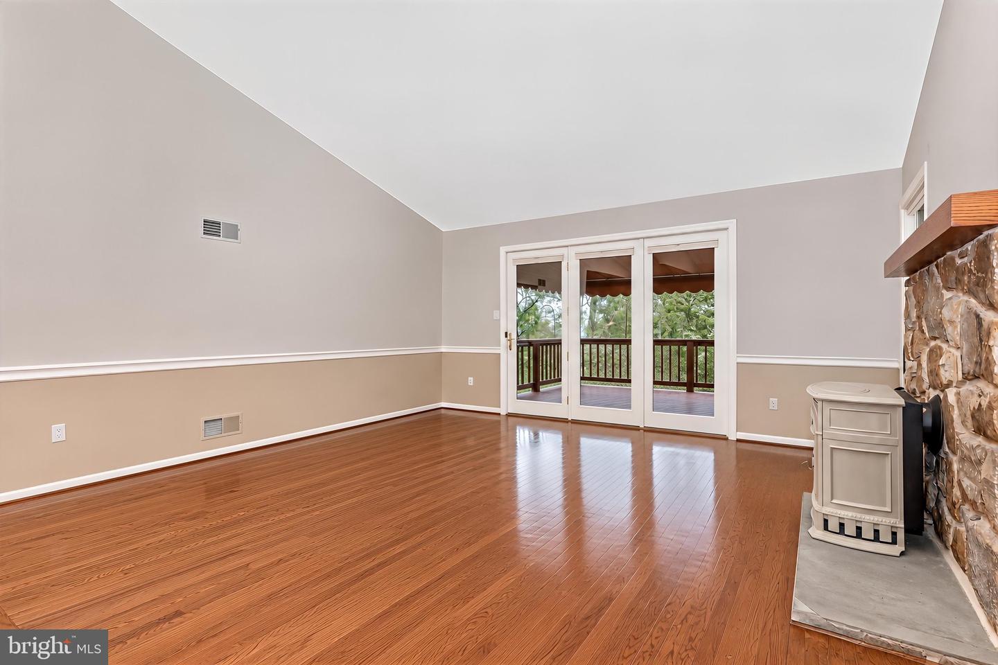 207 S Pine St Property Photo 14