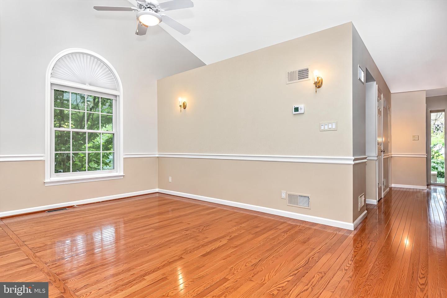 207 S Pine St Property Photo 16