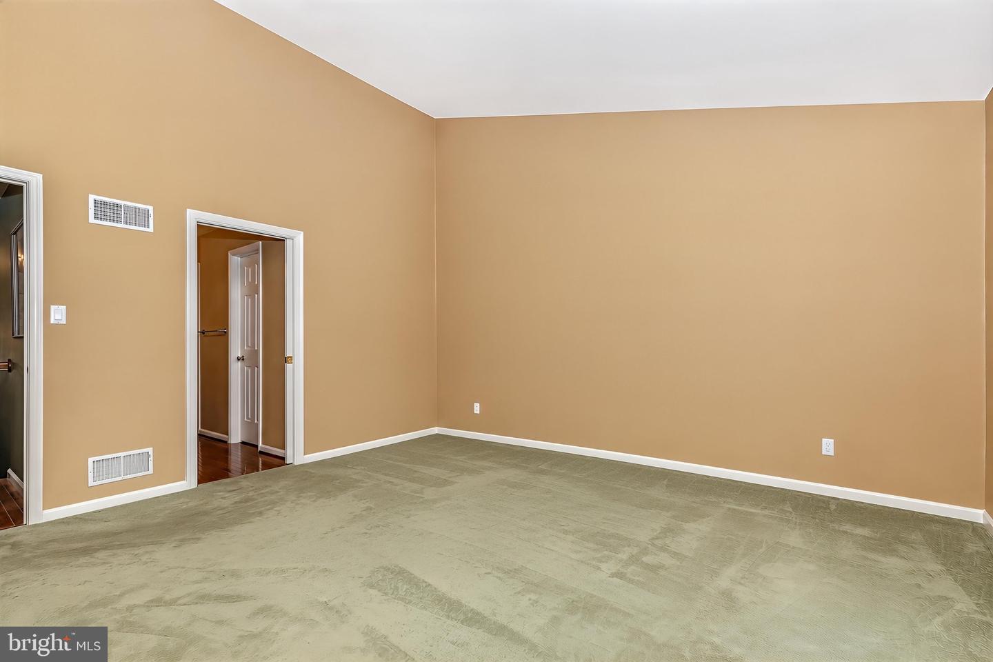 207 S Pine St Property Photo 27