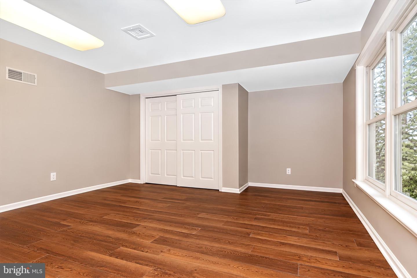 207 S Pine St Property Photo 42