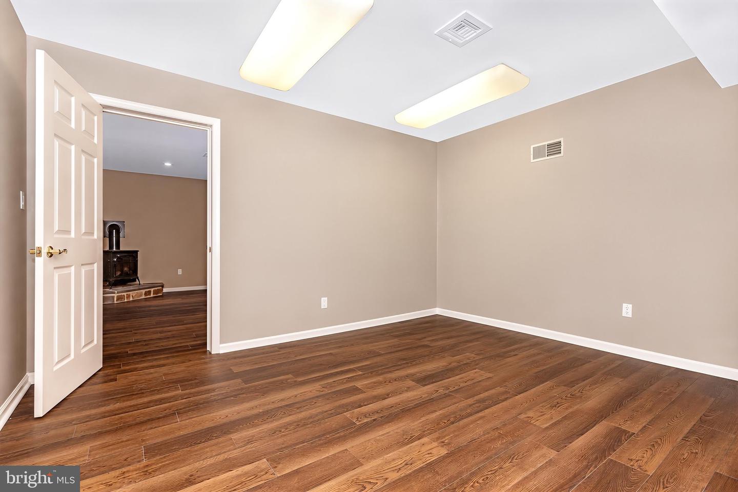 207 S Pine St Property Photo 44