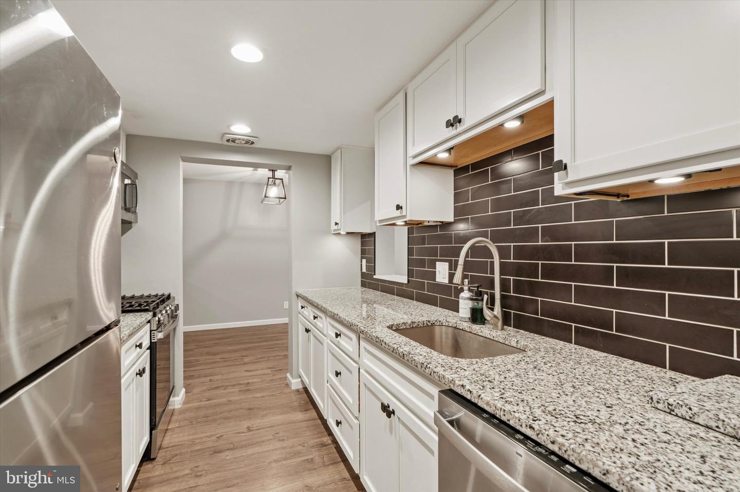 203 Drummers Ln #203 Property Photo 6