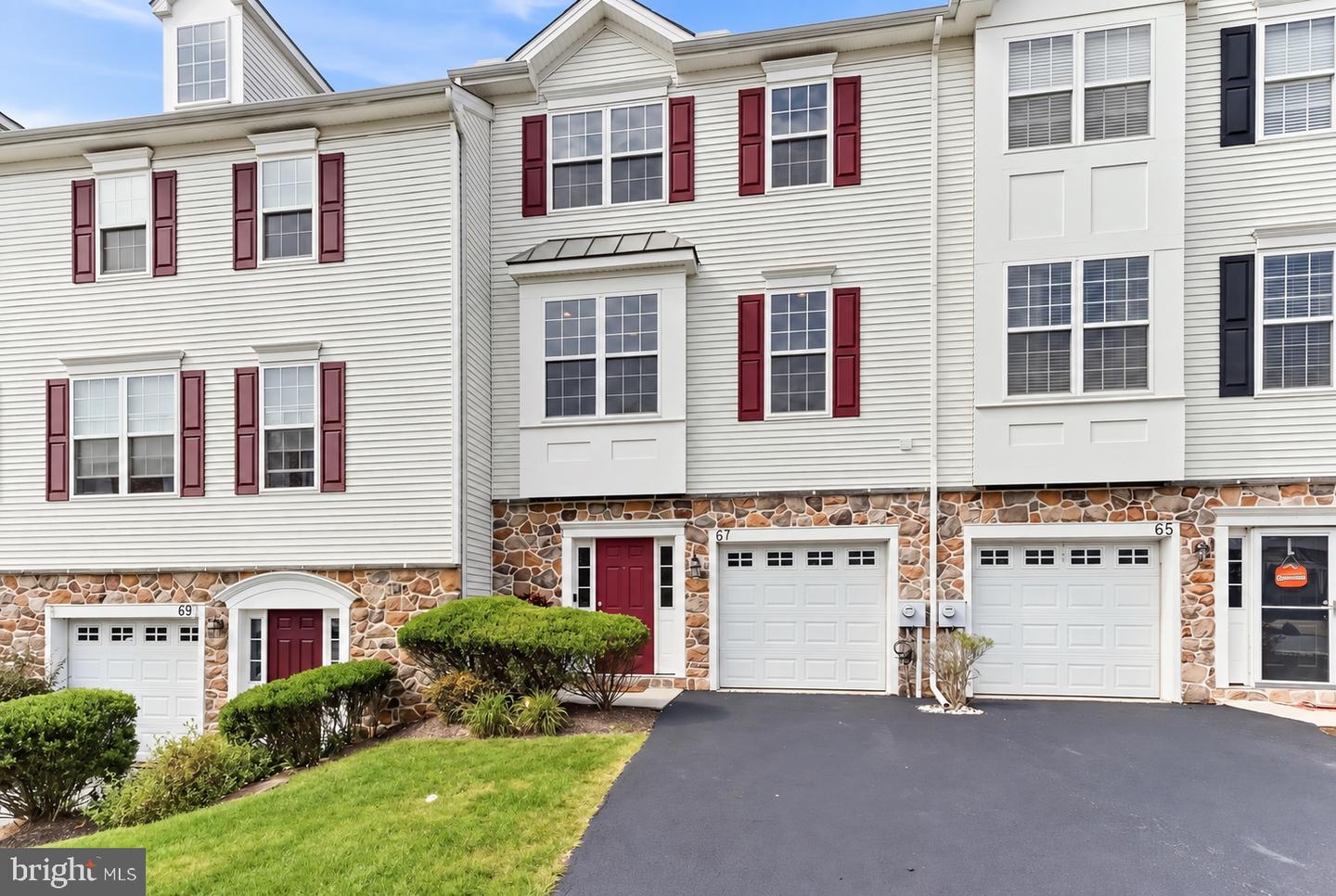 67 NARRAGANSETT LN Property Photo 1