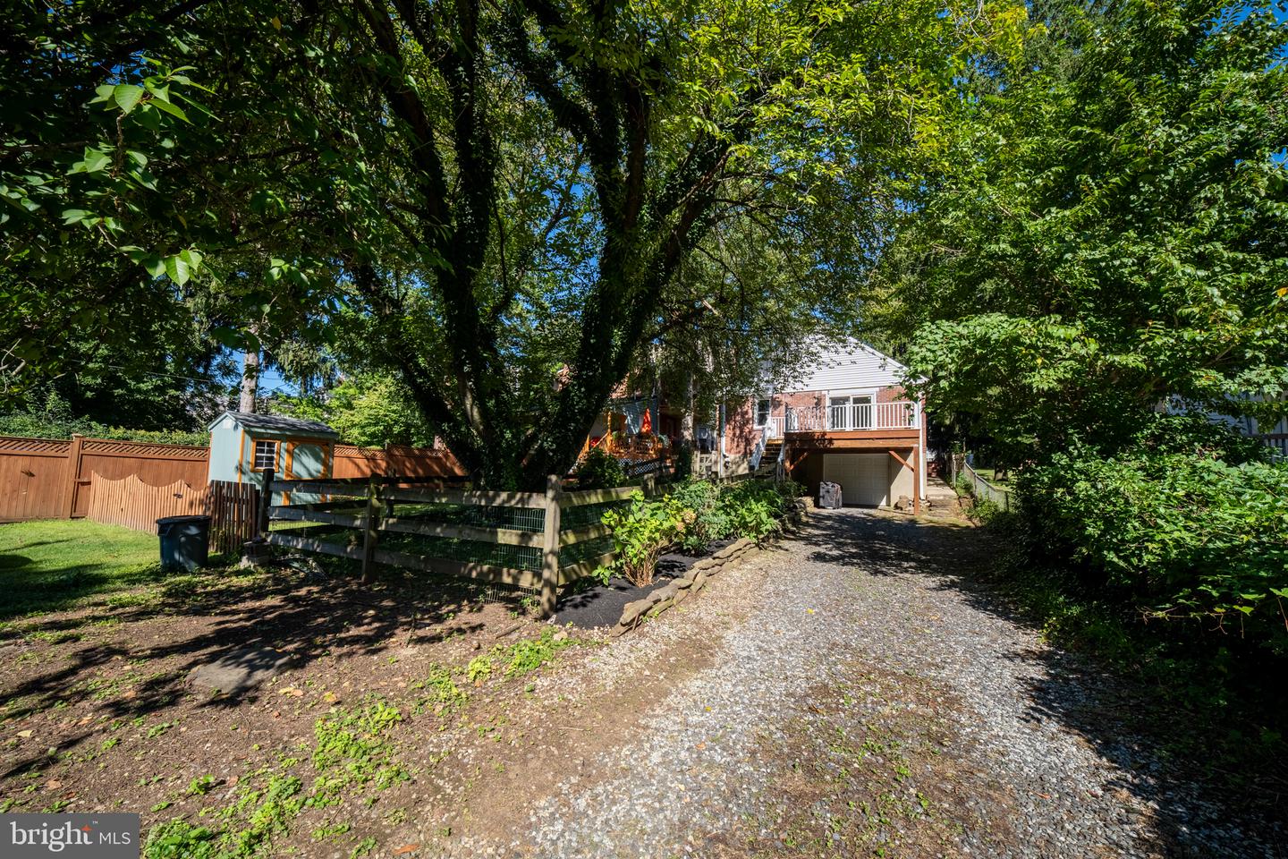 206 Price St Property Photo 2