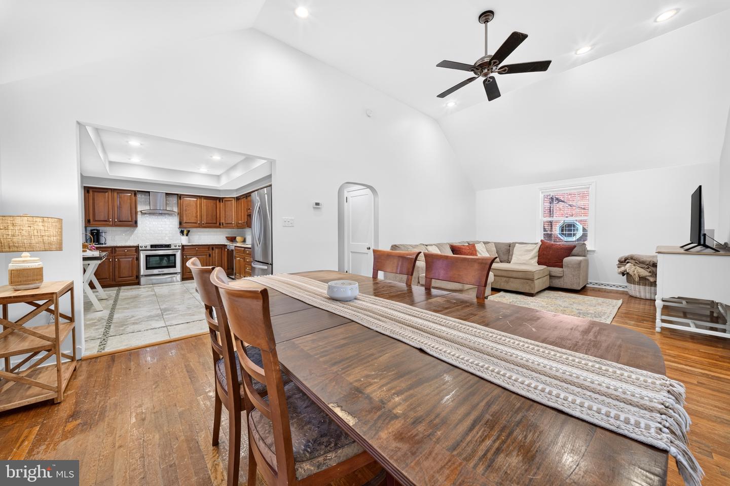 206 Price St Property Photo 7