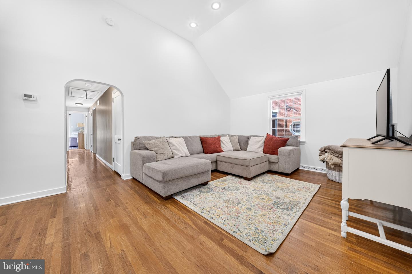 206 Price St Property Photo 9