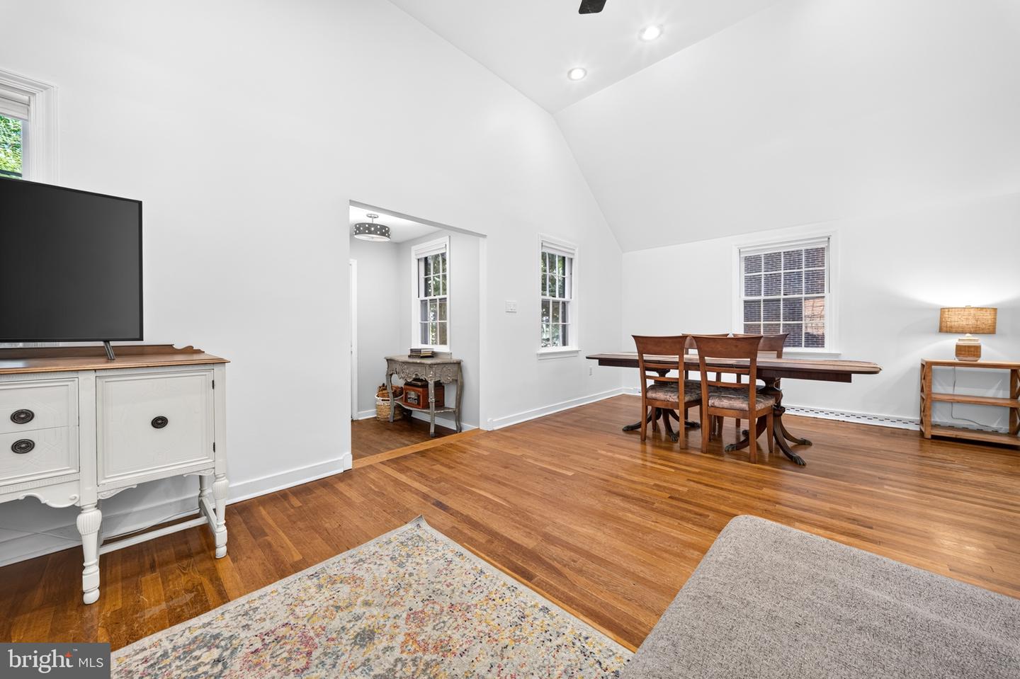 206 Price St Property Photo 10
