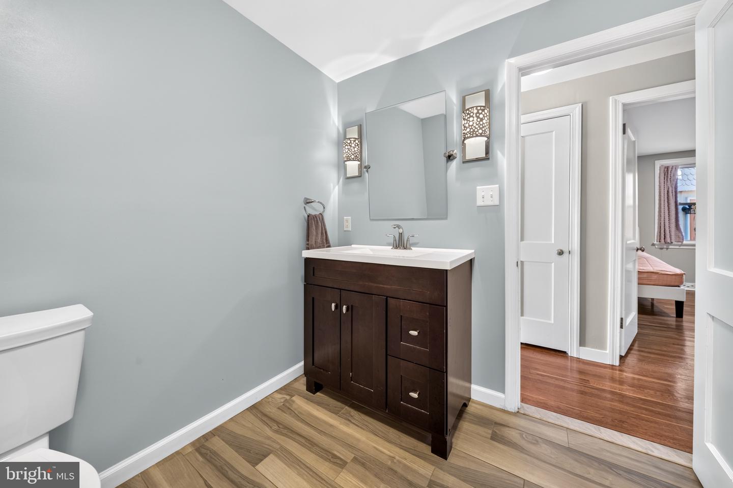 206 Price St Property Photo 17