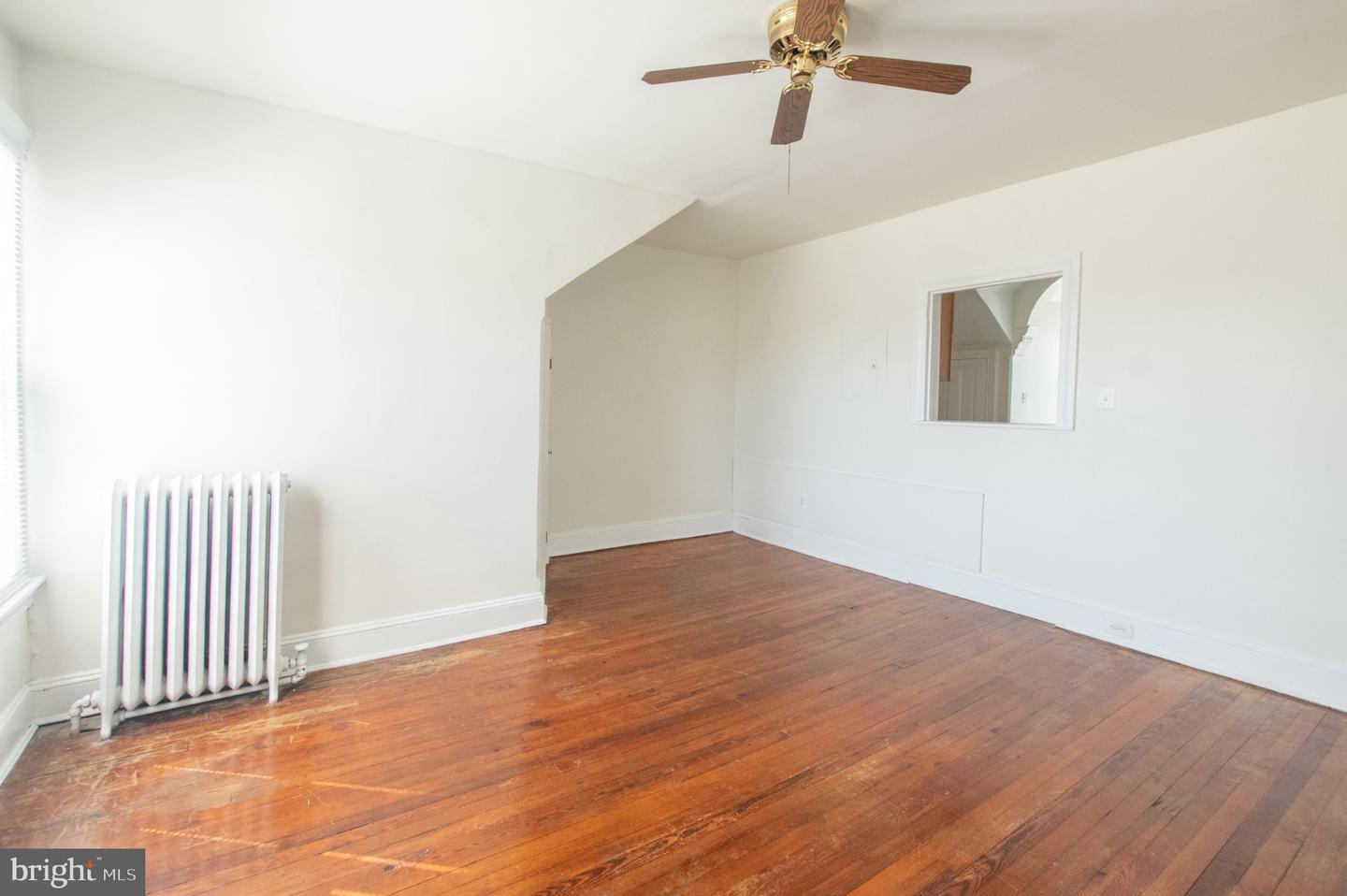 401 W Washington St #2 Property Photo 4