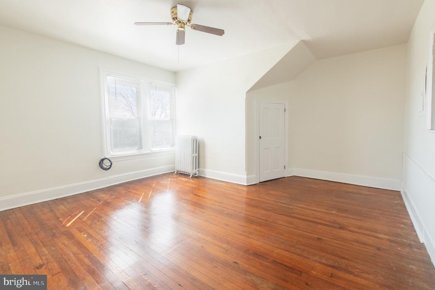401 W Washington St #2 Property Photo 5