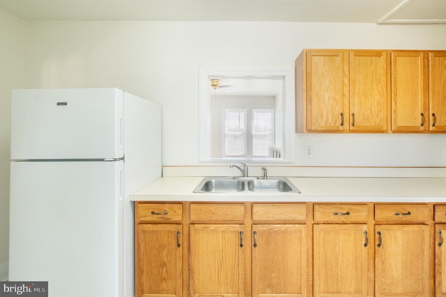 401 W Washington St #2 Property Photo 8