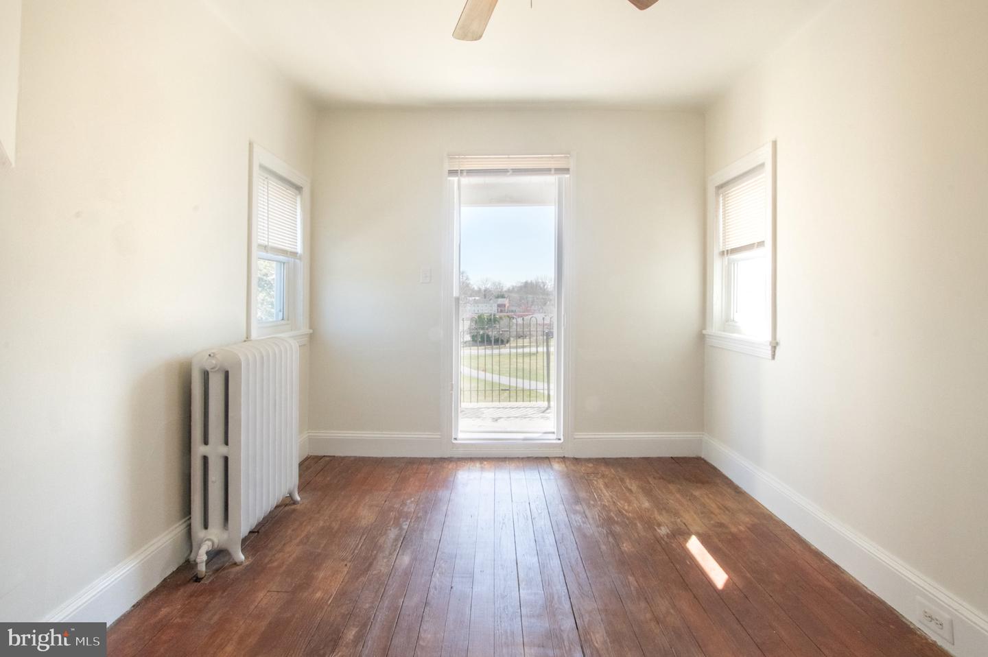 401 W Washington St #2 Property Photo 17