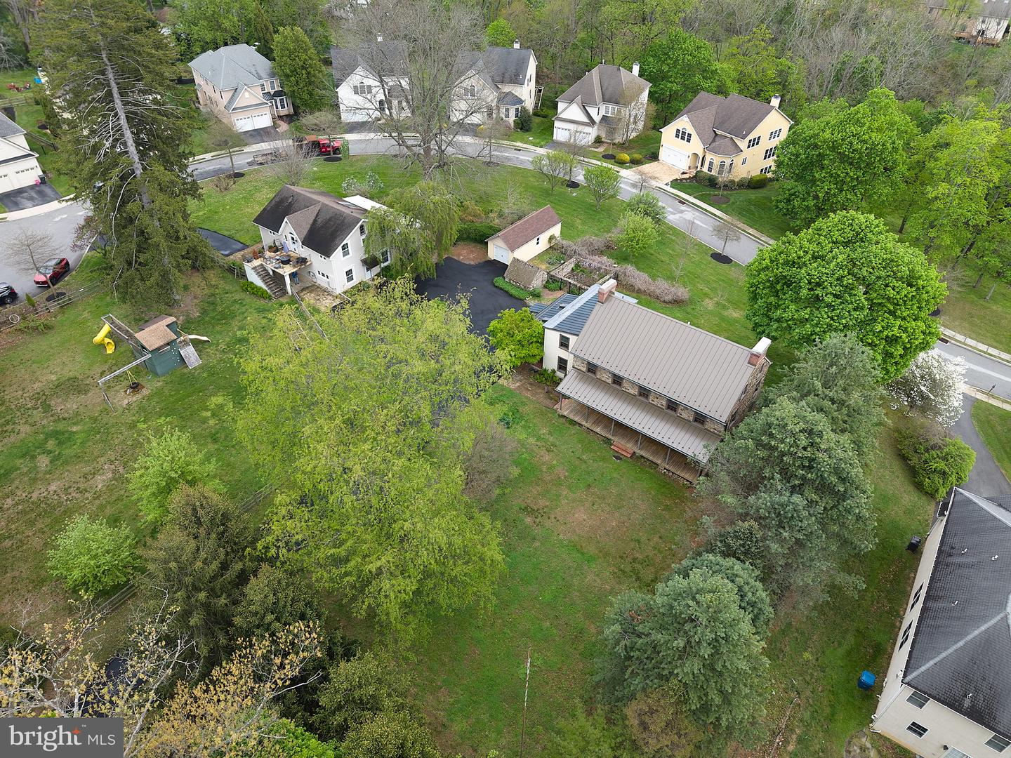 525 Raspberry Ln Property Photo 3