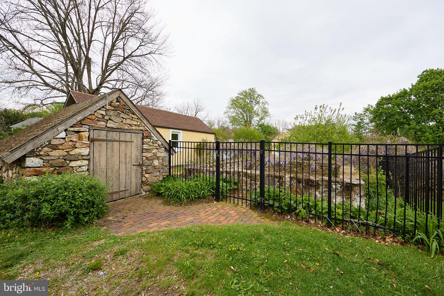 525 Raspberry Ln Property Photo 12