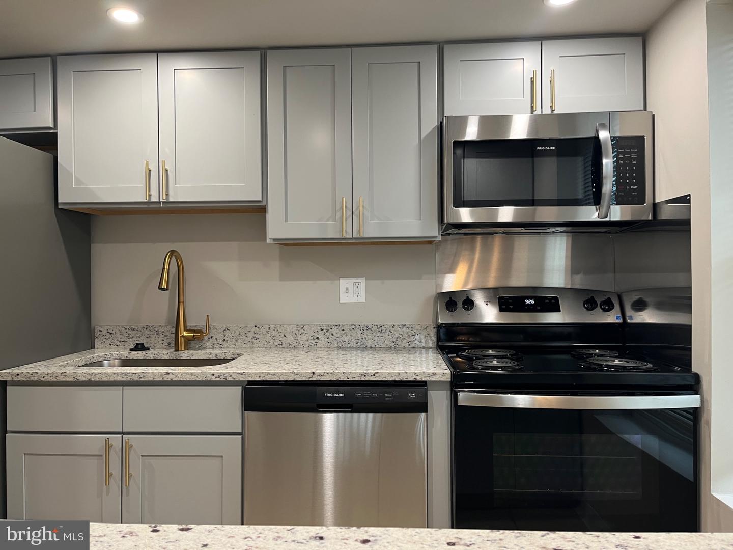 1316 W Chester Pike #j9 Property Photo 4