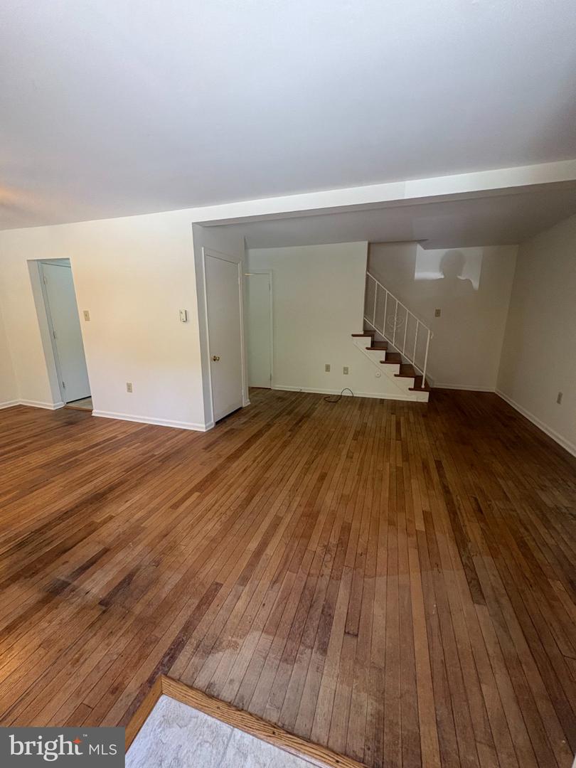 1116 Wayne Ave Property Photo 3